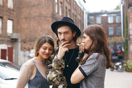 Choose the Best Threesome App for Your Next Adventure